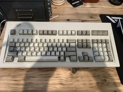 Teclado vintage IBM modelo M 1391401 - Hecho en EE. UU. - Mayo 1990 Foto 1 de 3