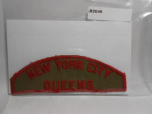 NEW YORK CITY QUEENS KHAKI & ROT WEISS & ROT RÜCKENNAHT B2046 - Bild 1 von 1