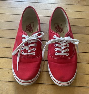 vans authentic lo pro black and white