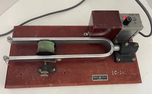 CENTRAL SCIENTIFIC CO. LABORGERÄT - STIMMGABEL MIT SPULE Chicago USA - Bild 1 von 10