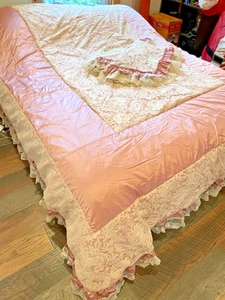 3 PC Queen Size SATIN PINK Ivory Lace 2 Pillow Shams 90" x 90" Vintage RUFFLED - Picture 1 of 3