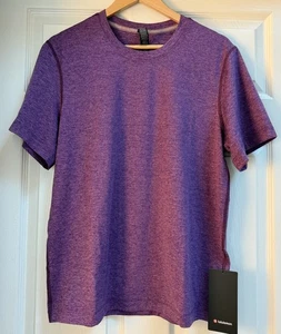 NUEVO CON ETIQUETAS Camisa Lululemon Para Hombre Talla Grande Suave Jersey Manga Corta HCLL/HTMY Púrpura - Imagen 1 de 3