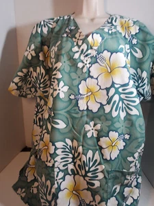 Uniform Advantage Hawaiian Scrub Top Women's Size XL Green Floral Hibiscus VNeck - Picture 1 of 3
