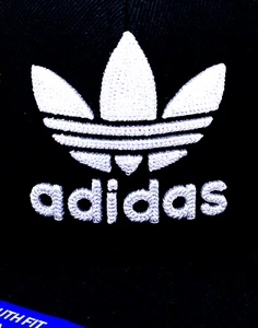 Gorra Adidas Negra Ajuste Juvenil Snapback Original Cadena Trifolio Logo Bordado - Imagen 1 de 10