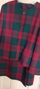 LADIES NEW WINE AND FOREST GREEN SUIT BY JAMES PRINIGLE OF INVERNESS IN SIZE 14 - Picture 1 of 22