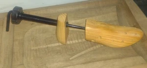 Wooden Shoe Stretcher Ladies - Picture 1 of 3