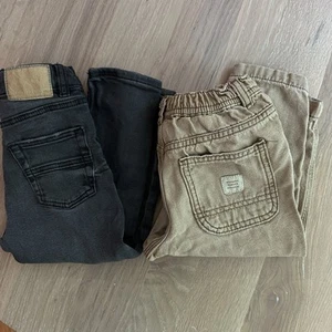 Lote de dos pantalones vaqueros caqui Zara para niño pequeño talla 18-24 meses - Imagen 1 de 6