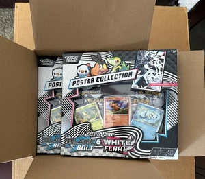 CAJA DE 6 Pokemon Escarlata y Violeta NEGRO PERNO Y BLANCO ACAMPANADO CAJA COLECCIÓN DE CARTELES - Imagen 1 de 2