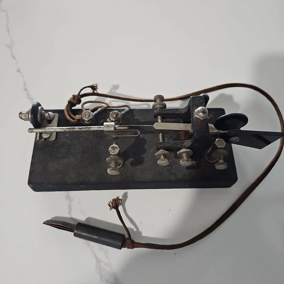 Vintage Radio Morse Code Telegraph by Electric Specialty Mfg Co Ceder Rapids Wa. - Image 1 of 2