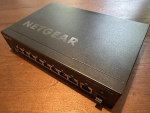 Netgear AV Line M4250-9G1F-PoE+ w pełni zarządzalny przełącznik GSM4210PD-100EUS Dante - Zdjęcie 1 z 5