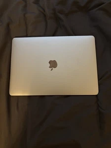 Macbook Air 13.3 in Retina i5 DualCore 8gb Ram 128 Ssd RoseGold For Parts/Repair - Afbeelding 1 van 6