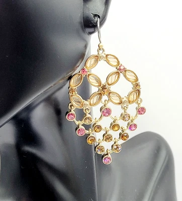 Pendientes perforados articulados con eslabones conectados araña cristal color melocotón rosa Foto 1 de 4