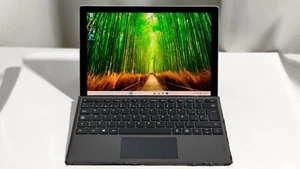 Microsoft Surface Pro 7+ Plus Táctil 12,3" i5 1135G7, 8GB, SSD 256GB, 3K, A+ - Imagen 1 de 5