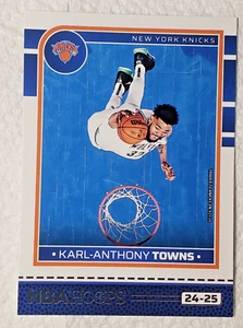 Aros Panini NBA 2024-25 - Karl-Anthony Towns #5 base Knicks - Imagen 1 de 2