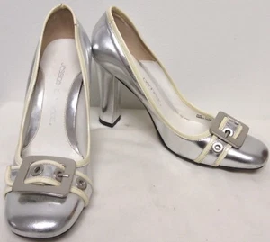 JESSICA BENNETT SILVER LEATHER W BUCKLE ROUND TOE PUMPS CREAM PATENT TRIM 7 1/2 - Picture 1 of 6