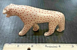 PIETRA OLLARE INTAGLIATA A MANO ORIGINALE "SHONA" LEOPARDO MACULATO 5" X 2,5" - Foto 1 di 6