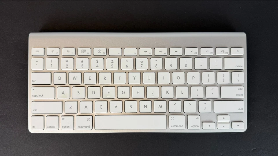 Apple Wireless Keyboard A1314 Gray Bluetooth Mac Aluminum Genuine OEM - Image 1 of 4