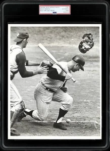 1960’s NY News Mickey Mantle Original Type 1 Photo Hit By Pitch PSA AUTHENTIC - Bild 1 von 2