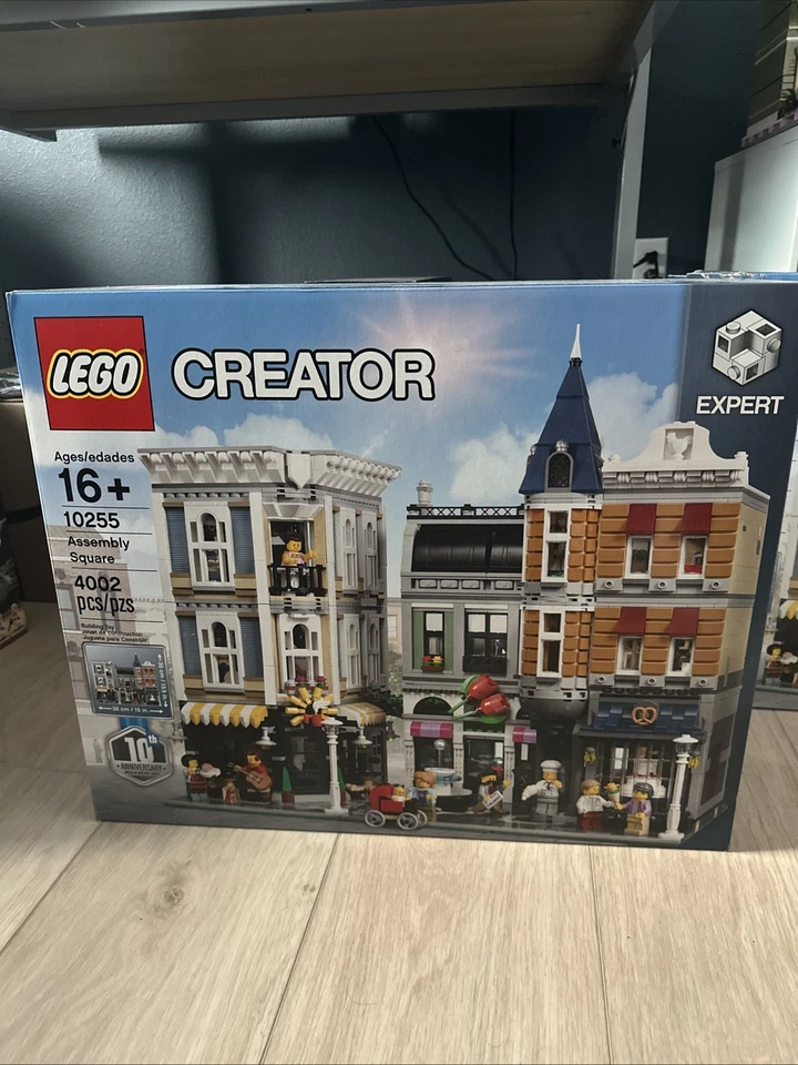 LEGO CREATOR: Cuadrado de montaje (10255) Foto 1 de 4