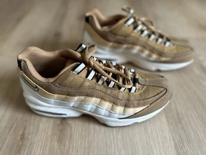 Nike Air Max 95 GS Zapatos Trigo Dorado Blanco Talla 7Y Para Mujer 8.5 905348-700 - Imagen 1 de 7