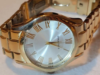 Reloj - Estructura - Tono Dorado - Inoxidable - Funciona Bien - Batería Nueva Foto 1 de 4