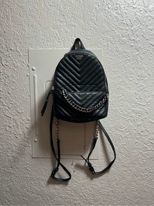 Victoria’s Secret Mini-Rucksack schwarz gebraucht getragen/Marken - Bild 1 von 16
