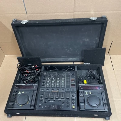 Pioneer DJM5000 Stereo Club DJ Rackmount Mixer DJM-5000 & 2 CDJ-700S In CASE - Image 1 of 4