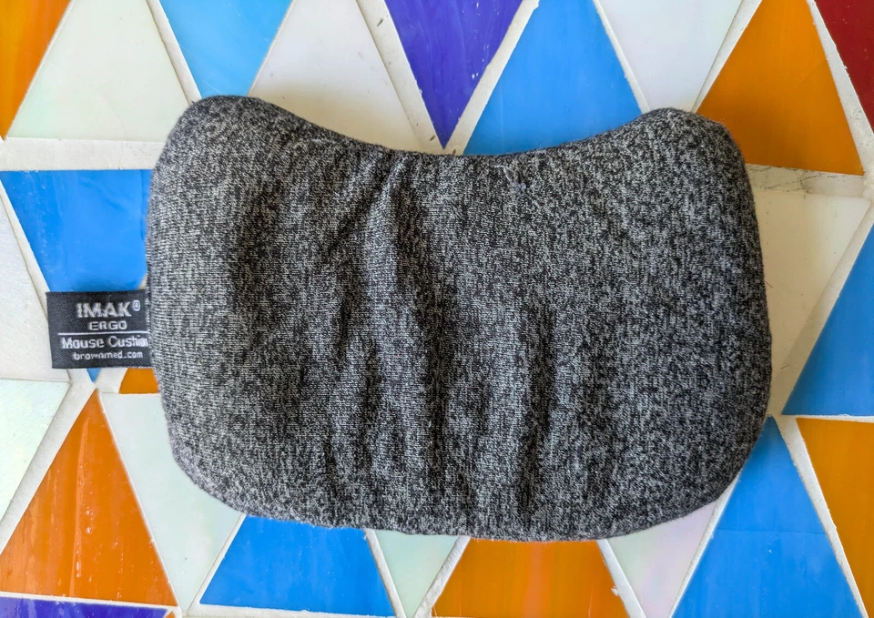 IMAK Ergo Wrist Cushion for Computer Mouse - Image 1 of 2