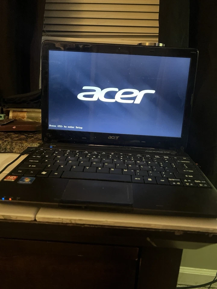 acer-aspire one 722 - Image 1 of 3