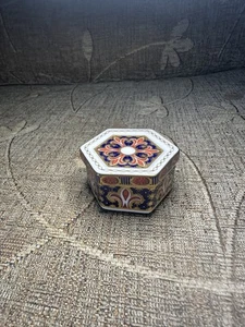 Royal Crown Derby Imari A1297 Hexagonal Trinket Box With Lid - Picture 1 of 6