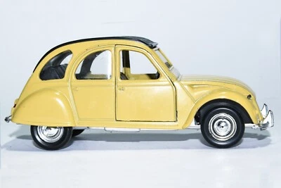 Polistil art. S 26 CITROEN 2cv - 1/25 - Vintage - Immagine 1 di 4
