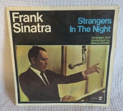 Frank Sinatra Strangers in the Night Vinyl EP (Extended Play) Record Foto 1 de 4