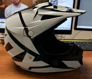 Fox Racing Youth V1 Leed Helmet Medium with Bag - Foto 1 di 6
