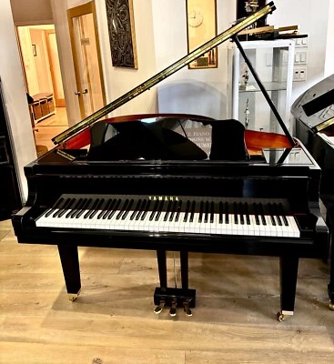 Piano de cola para bebé Yamaha GB1 4'11" 2005 polaco ébano Foto 1 de 4