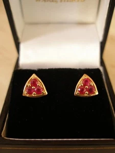 PAIR OF 9 CARAT GOLD FANCY RUBY STUD EARRINGS MADE IN UK BRAND NEW IN BOX LOVELY - Picture 1 of 3