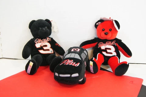 Nascar Team Speed Bears Dale Earnhardt Sr Set Of Two Beanie Plush Bears w/ Car Cover