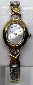 ZIERLICHE Damenuhr neue Batterie oval Goldgehäuse Iced Dial passt 7" Handgelenke - schön! - Bild 1 von 7