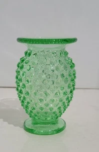 Vintage Fenton Mini Hobnail Bud Vase - Spring Green - Picture 1 of 7