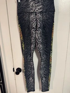 ALO YOGA Womens M Black Rainbow Animal Print Vapor High Waist Zebra Leggings - Picture 1 of 4