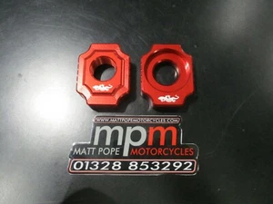 GECO SPECIAL PARTS BETA RR 125 250 300 CHAIN ADJUSTER  AXLE BLOCKS RED - Picture 1 of 1