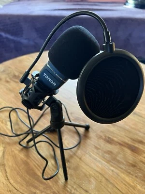 Toner TC-777 USB Condenser Microphone, Cardioid Tripod Pop Filter Podcast/AA - Image 1 of 4