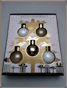 29,80€/L Baylis & Harding 5x100ml Christbaumkugel Duschgel Mandarine Weihnachten - Bild 1 von 4