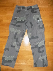 EUC VOLCOM STONE SCOUT MILITARY PRINT KIDS BOYS COTTON CARGO PANTS SZ 26 12 ? . - Picture 1 of 2