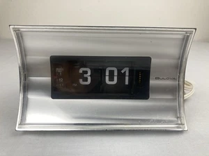 VINTAGE 70's BULOVA VISTA SPACE AGE FLIP CLOCK  B-5410 SERIES JAPAN WORKING READ - Picture 1 of 11