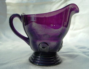 NEU MARTINSVILLE GLAS HERSTELLER CO. - MOONDROPS LINE #37 SAHNEKÄNNCHEN MIT FUSS - Bild 1 von 5