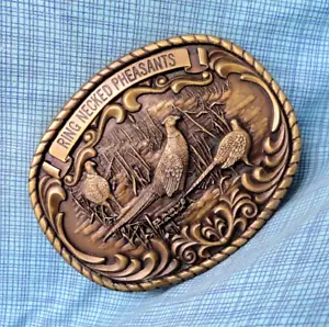 Ring Necked Pheasants Belt Buckle Signed Gary Hawk Vtg 80s Nebraska COOP .SHY927 - Picture 1 of 9
