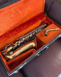 Buescher Aristocrat Eb Alto Saxophone (1960s) SN 331921 (new pads - overhauled)( - Picture 1 of 22