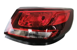HOLDEN COMMODORE VF SEDAN BRAKE / TAIL LIGHT FOR SSV REDLINE / CALAIS / SV6 / SS - Picture 1 of 4