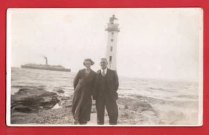 WIRRAL. NEW BRIGHTON LIGHTHOUSE SHIP. PEOPLE POSE PIER Nr BIRKENHEAD - Picture 1 of 1