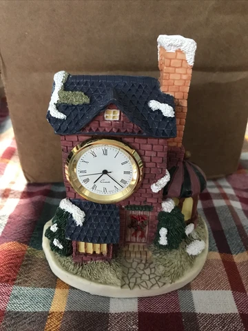 Vintage Snow Covered Winters House With Quartz Clock 4.1/2”H x 3.75”W x 3.25”D Cover